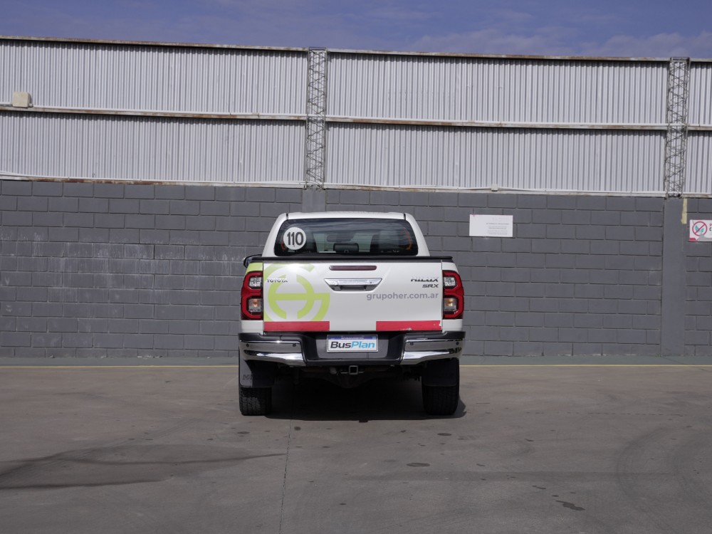 Toyota Hilux SRX — foto 2